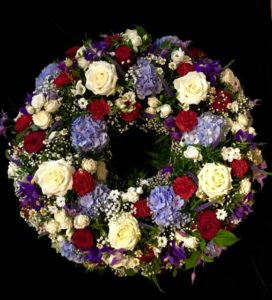 Bunter Trauerkranz für den Blumenladen Augsburg